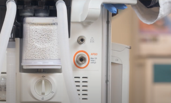 Fitting the AbCan™ pre-filled disposble CO₂ absorber